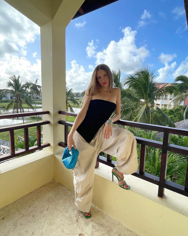 Xenia Tchoumitcheva Xenia Tchoumitcheva