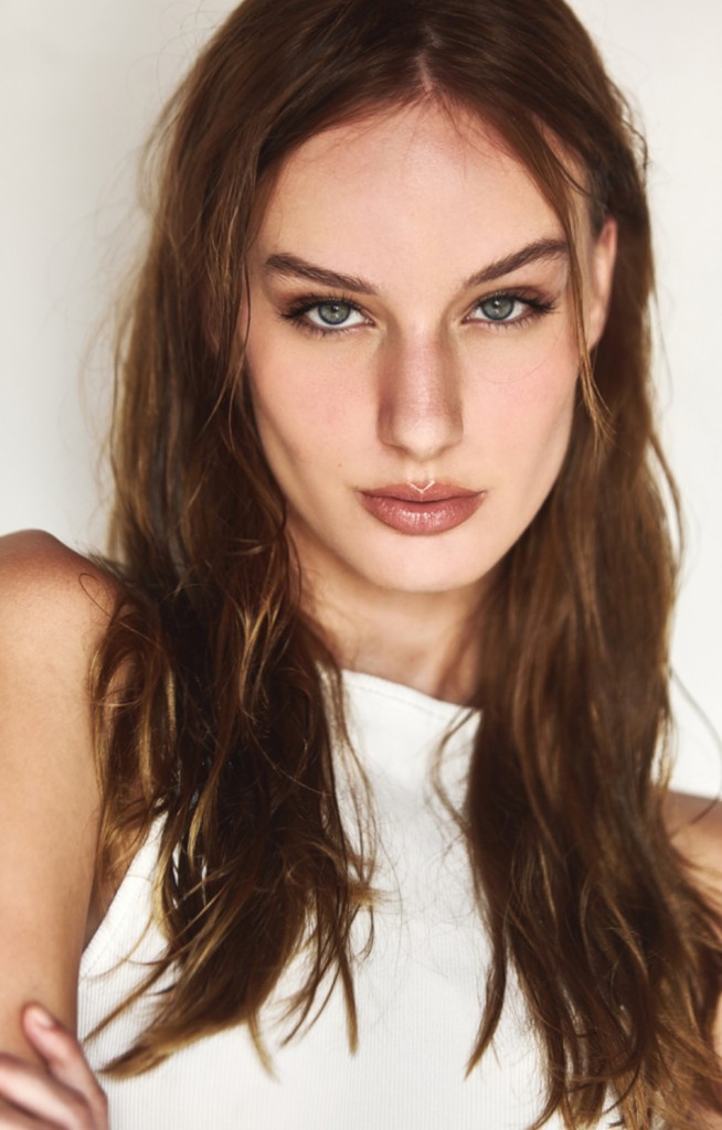Thayla Zuanazzi Thayla Zuanazzi