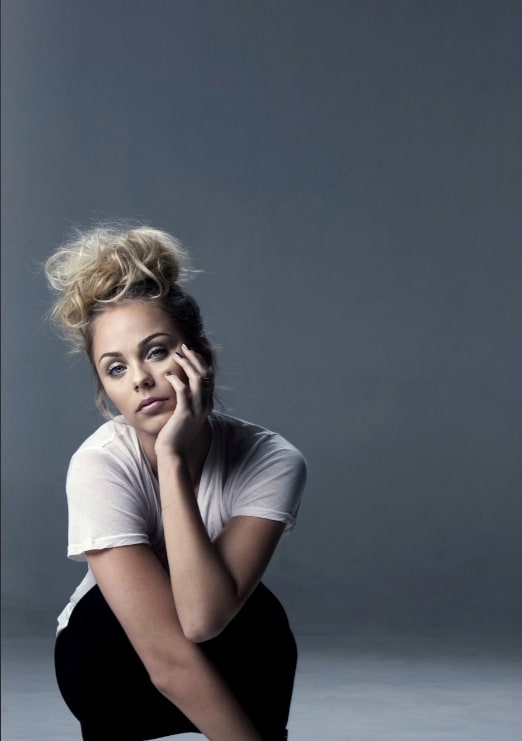 Laura Vandervoort Laura Vandervoort