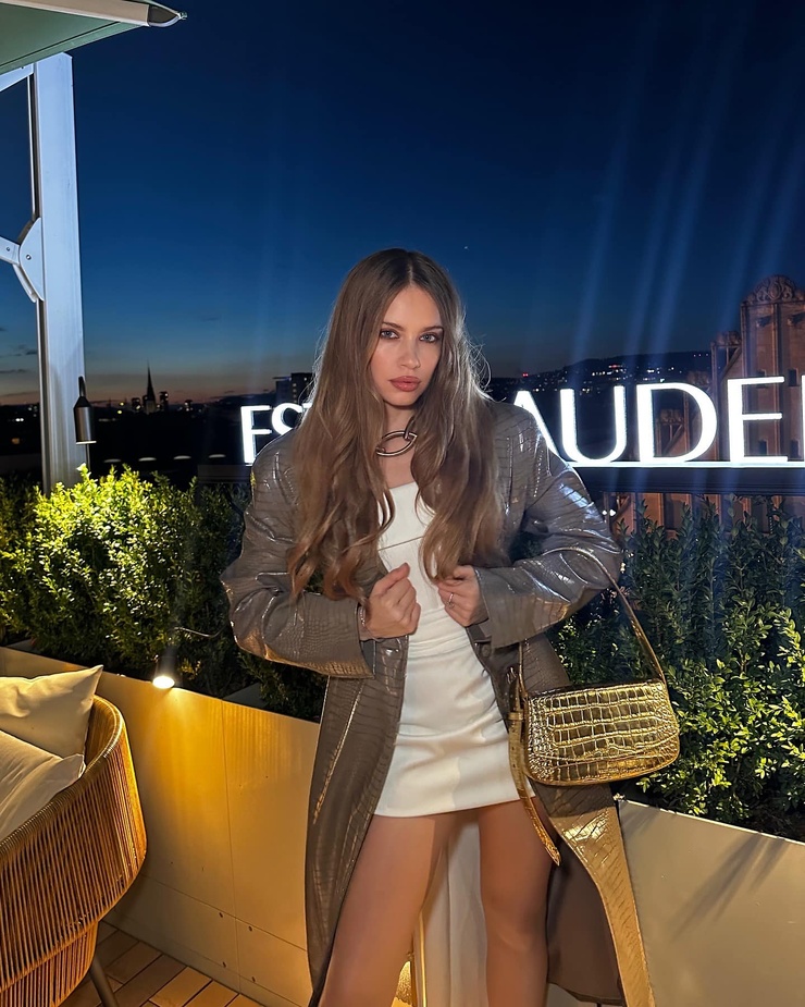 Xenia Tchoumitcheva Xenia Tchoumitcheva