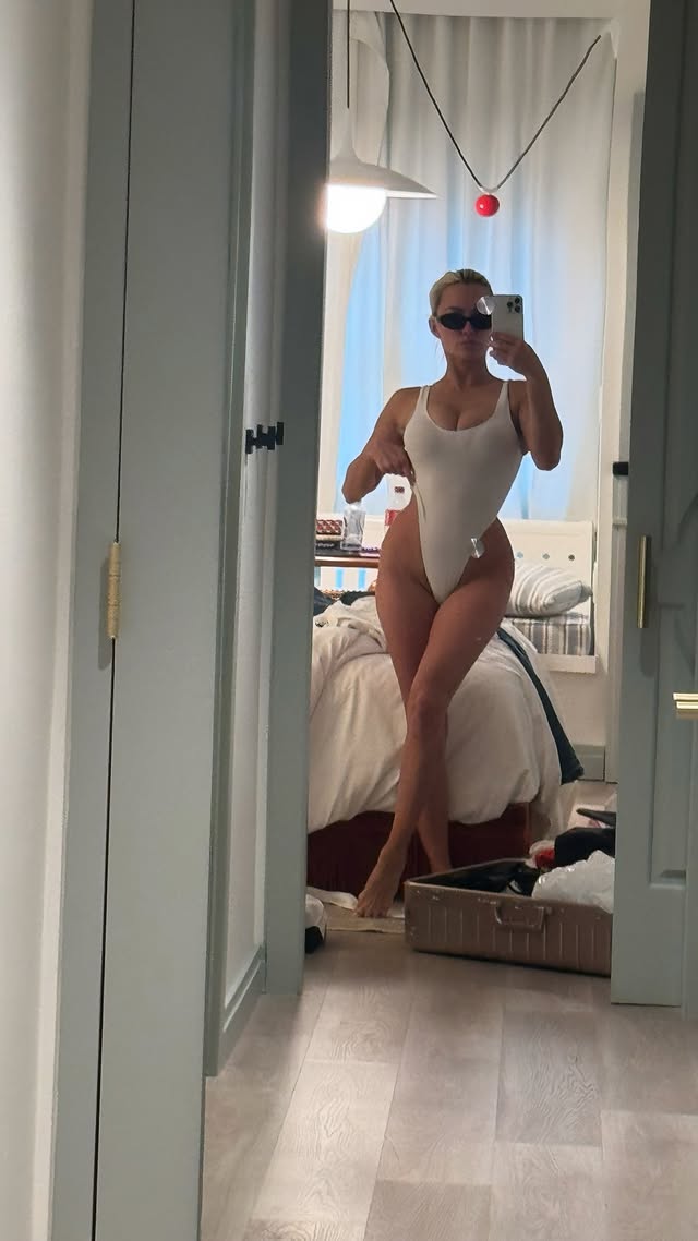 Lindsey Pelas