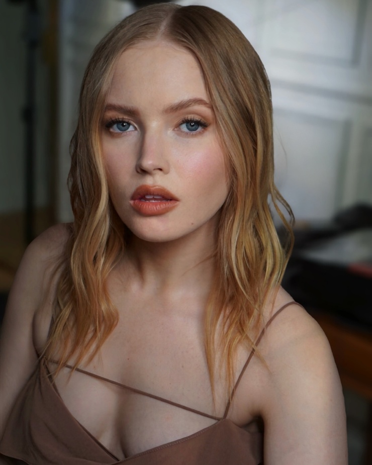 Ellie Bamber Ellie Bamber