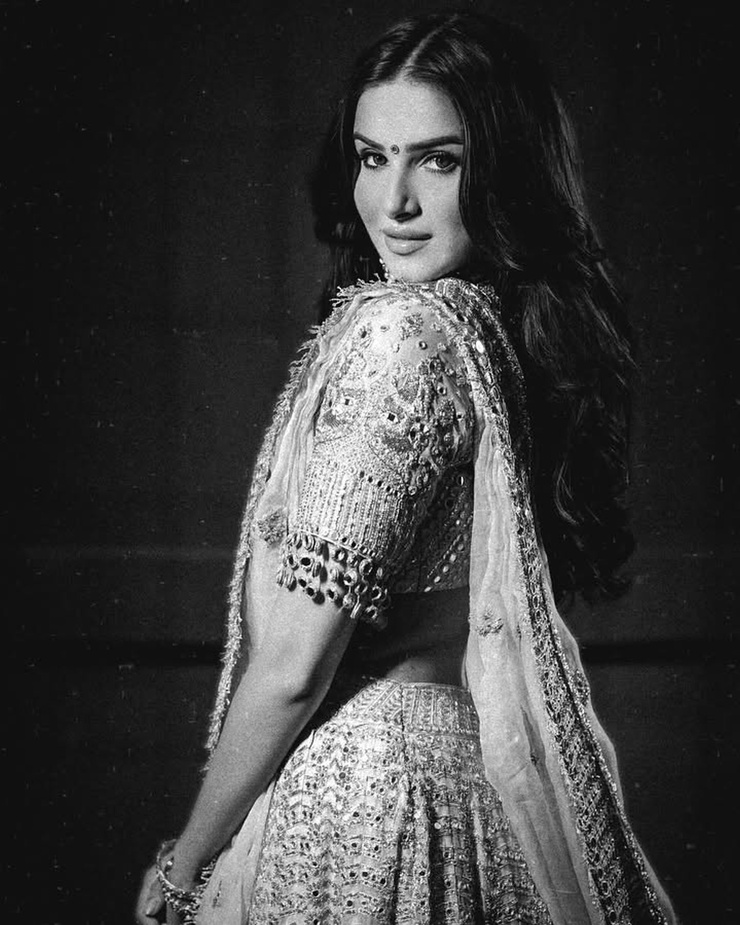 Tara Sutaria Tara Sutaria