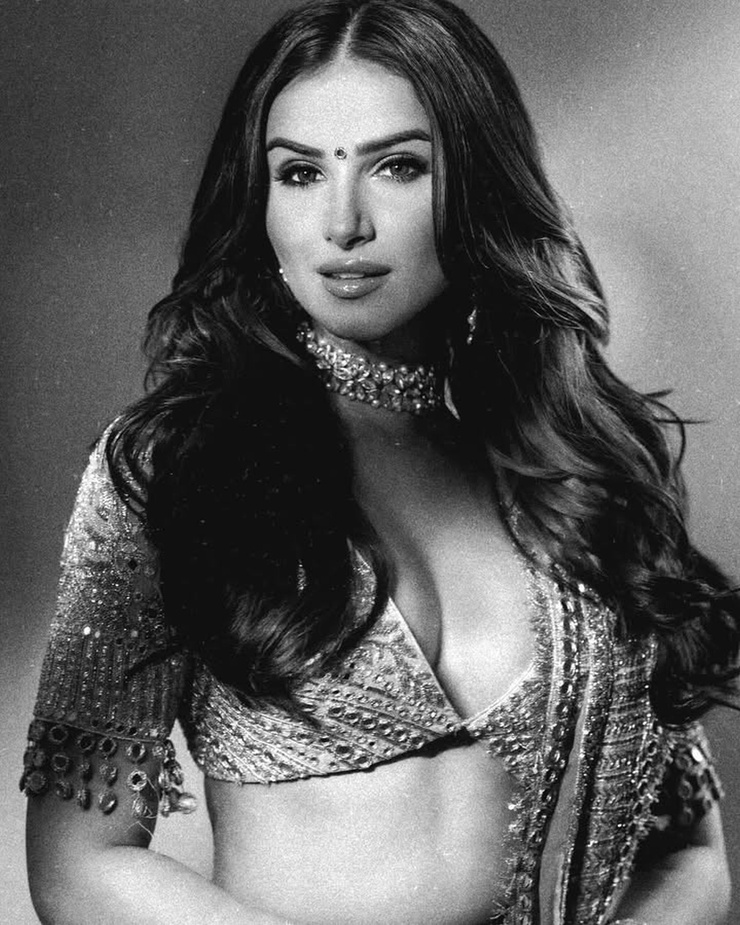Tara Sutaria Tara Sutaria