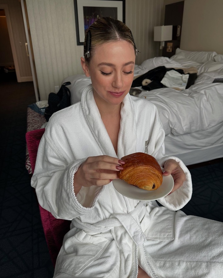 Lili Reinhart