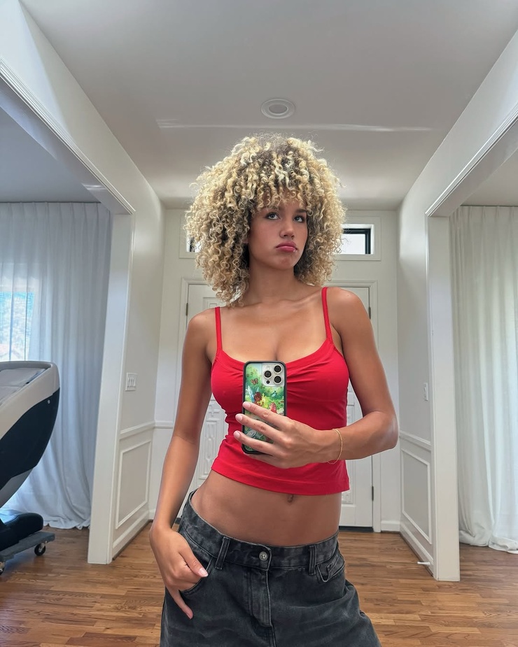 Sofia Wylie Sofia Wylie