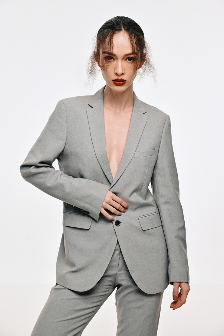 Beatriz Ferreira model