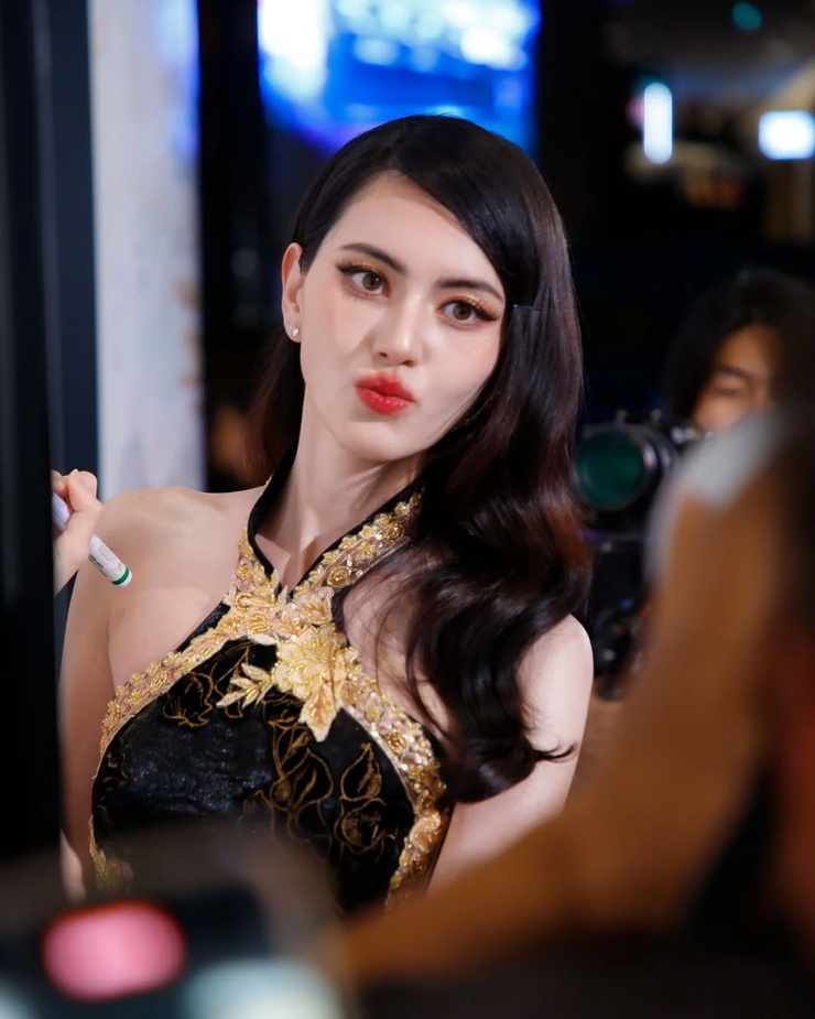 Davika Hoorne
