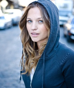 Vanessa Ray