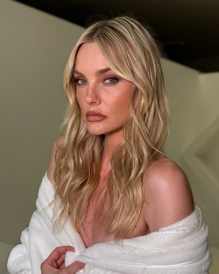 Caroline Trentini Caroline Trentini