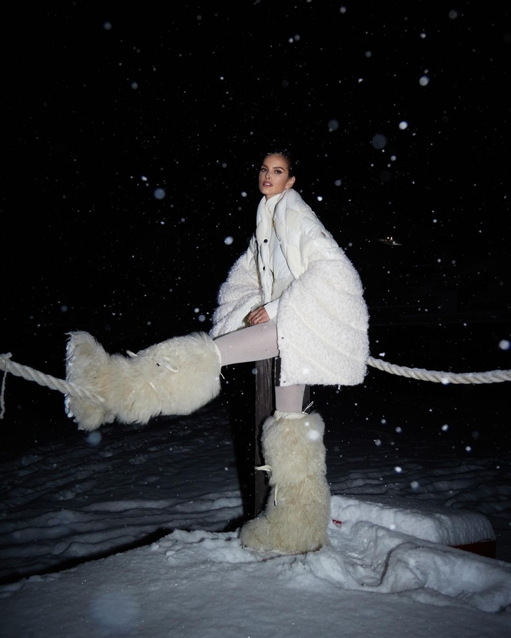 Izabel Goulart Izabel Goulart