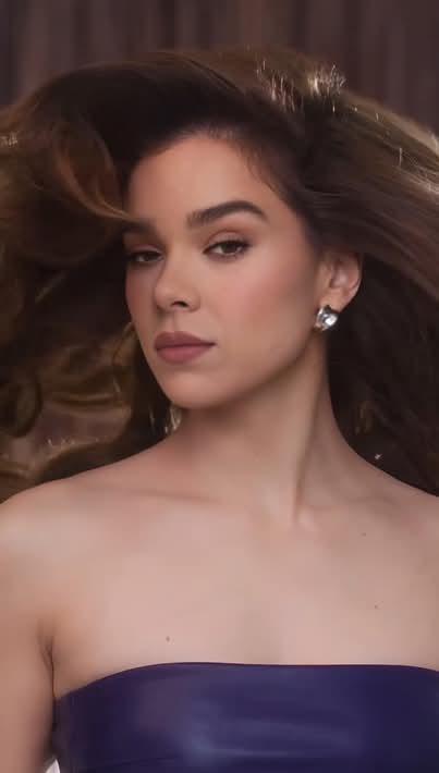 Hailee Steinfeld