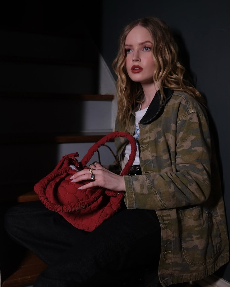 Ellie Bamber