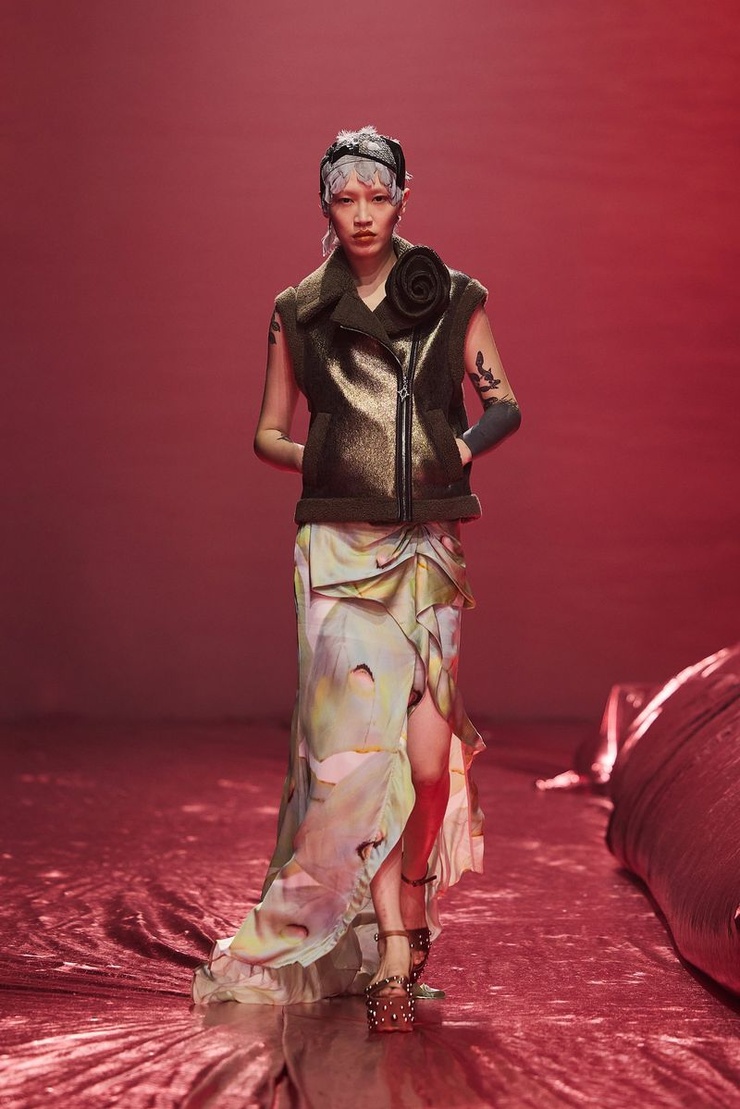Chenyin Qi