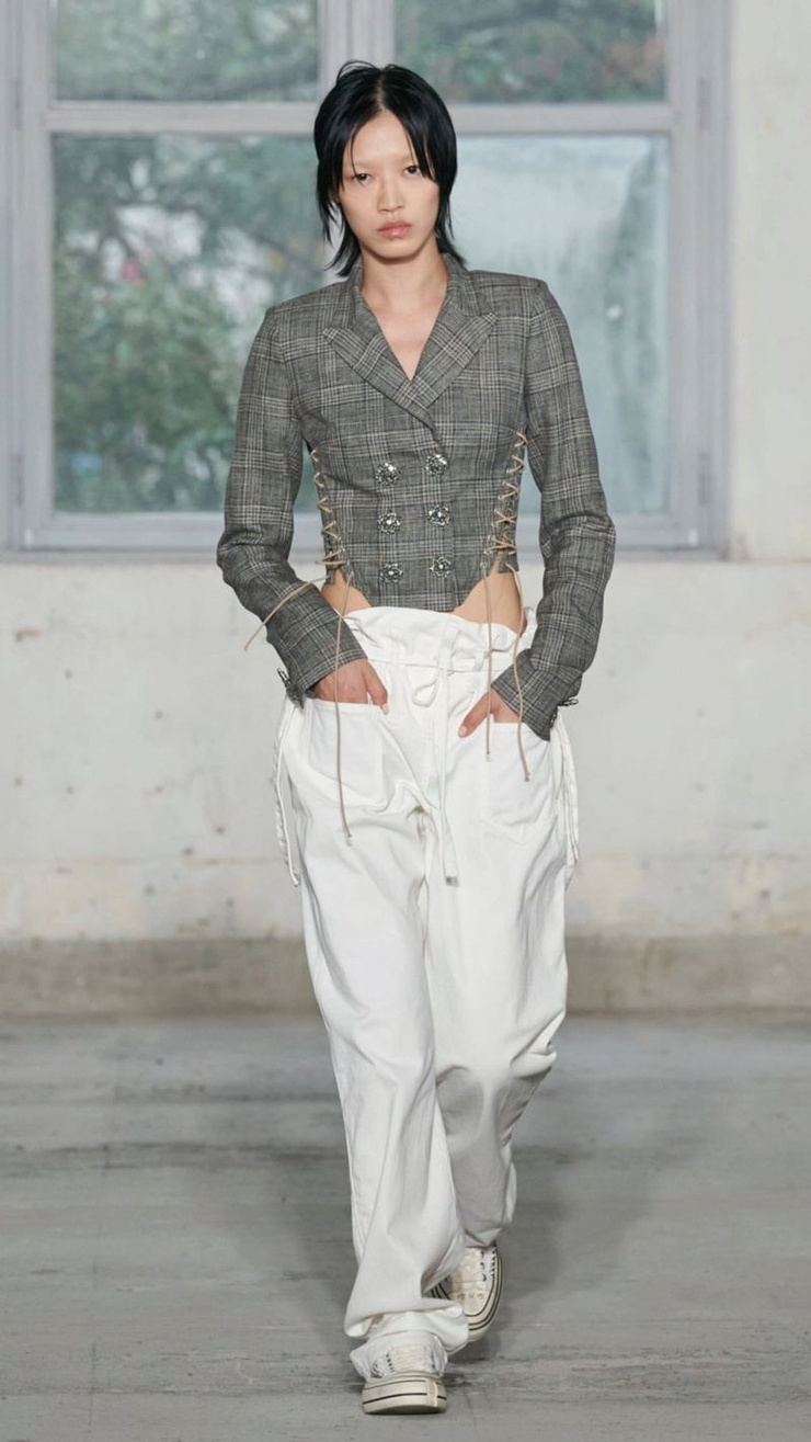 Chenyin Qi