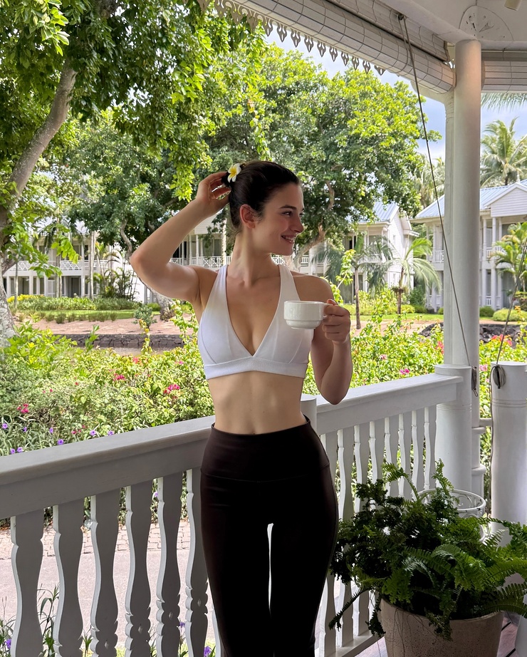 Eve Dumon