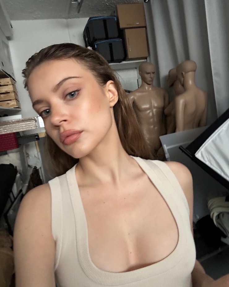 Xenia Tchoumitcheva Xenia Tchoumitcheva
