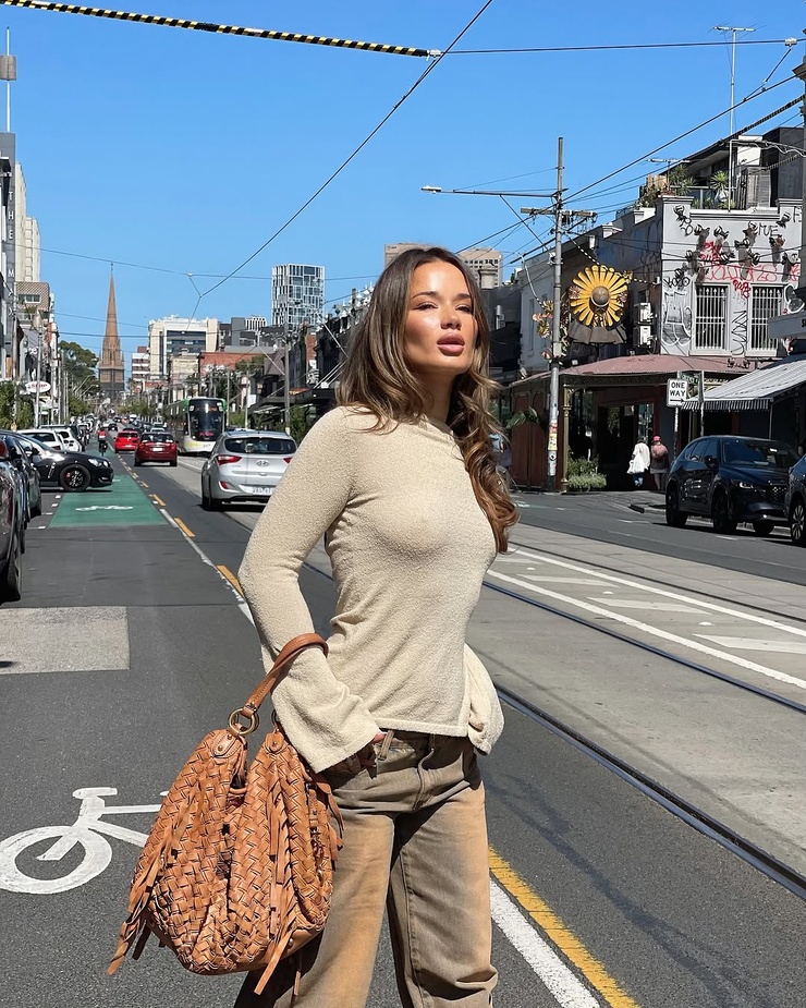 Isabelle Clarke (model)