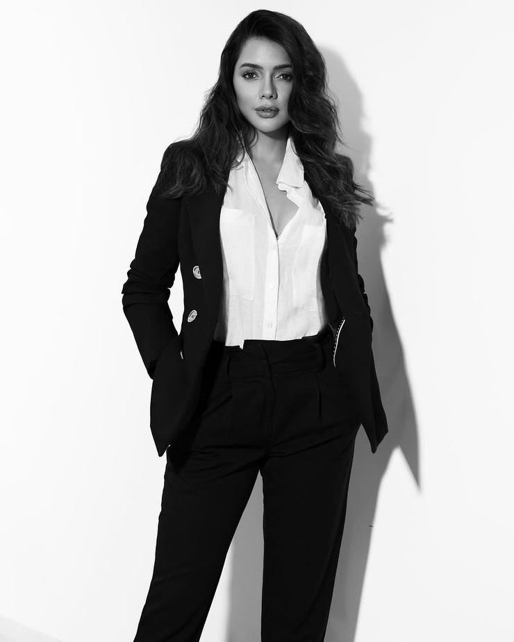 Ruhi Singh Ruhi Singh
