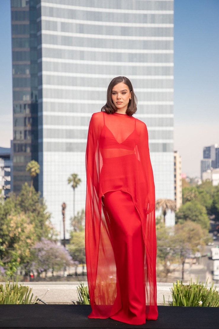 Hailee Steinfeld Hailee Steinfeld