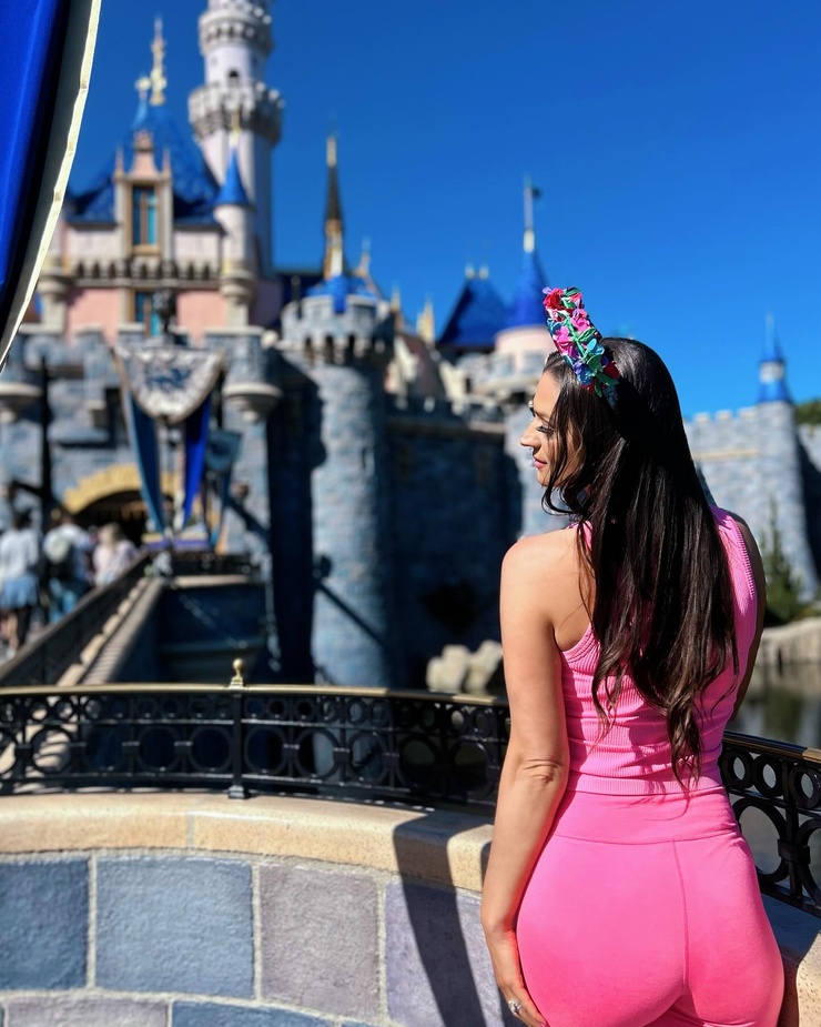 Ashley Tesoro Ashley Tesoro