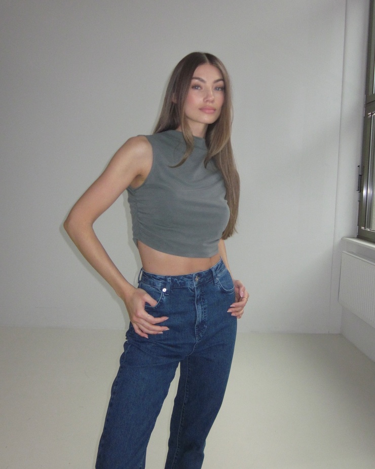 Lorena RAE