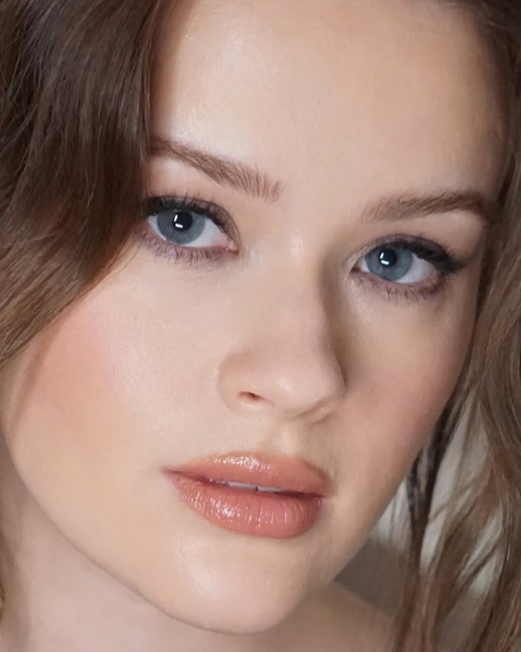 Ava Phillippe