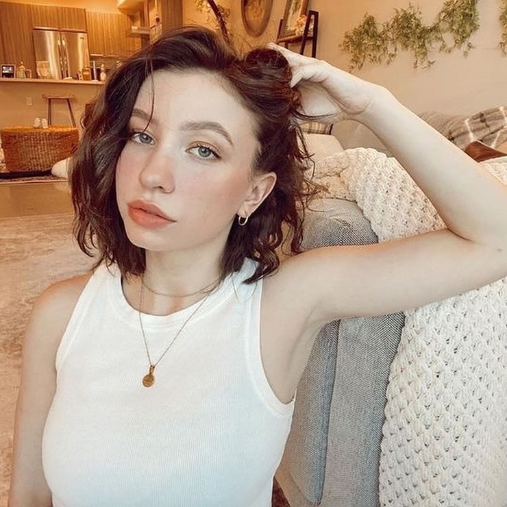 Katelyn Nacon Katelyn Nacon