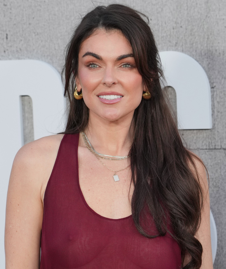 Serinda Swan