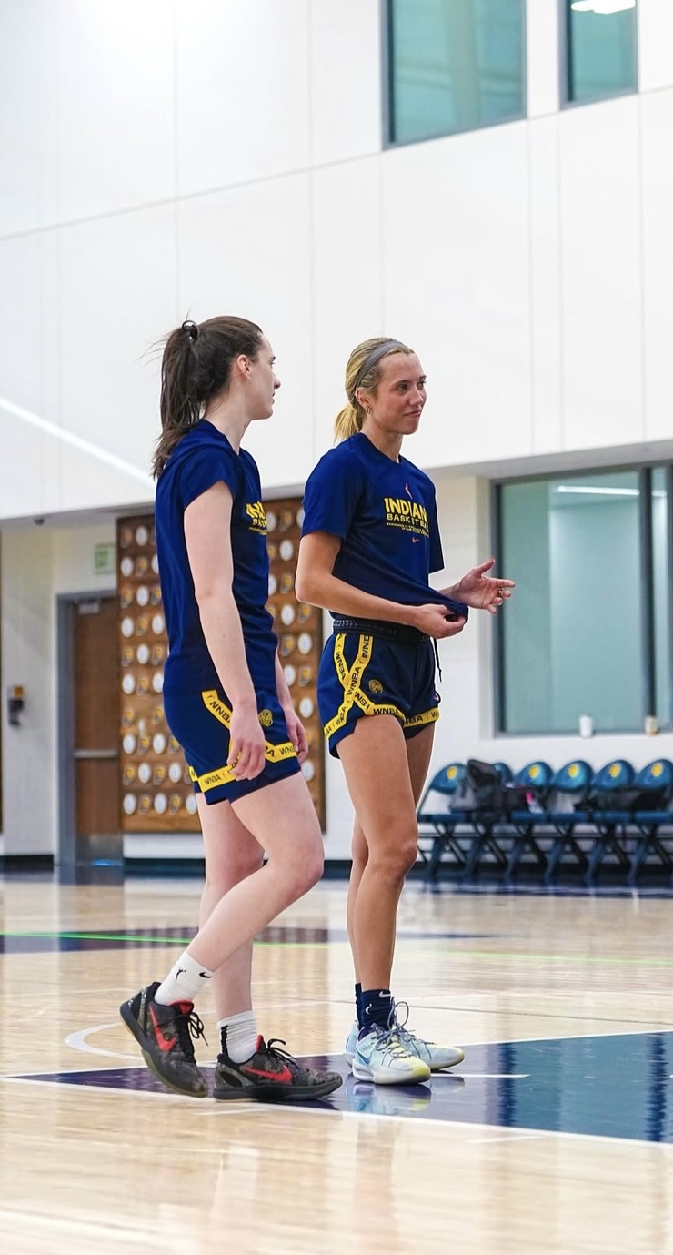 Caitlin Clark (ii)
