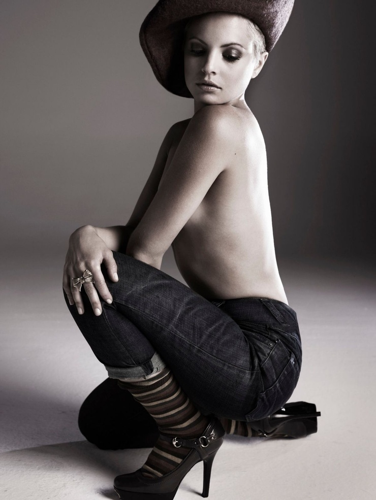 Mena Suvari