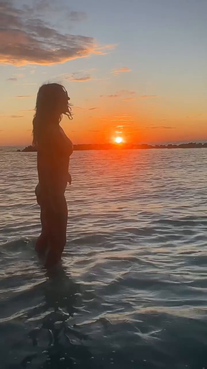Elizabeth Hurley