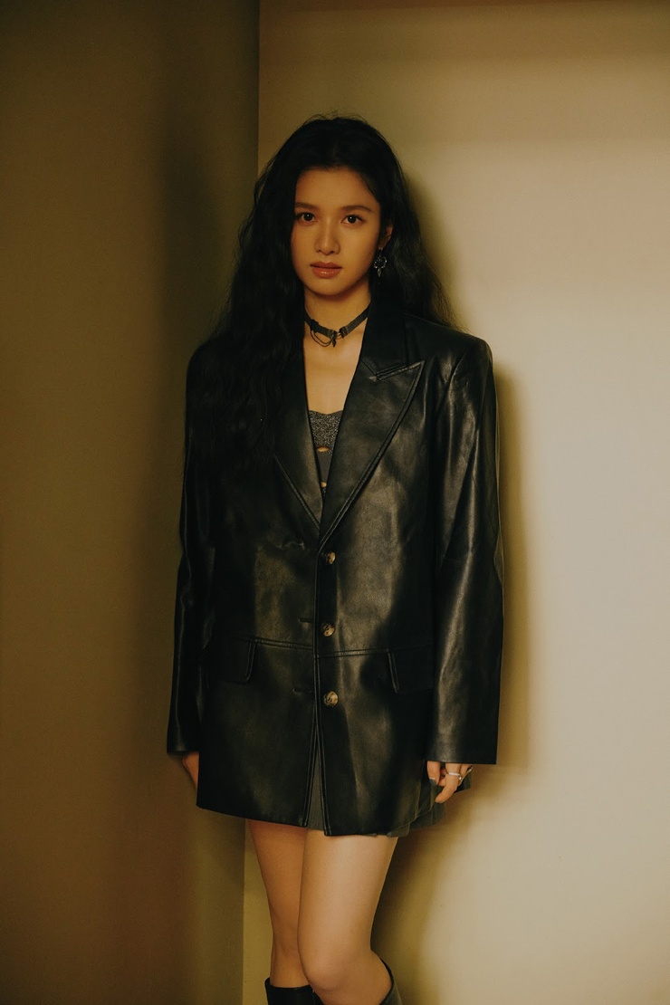 Jingyi Zhang