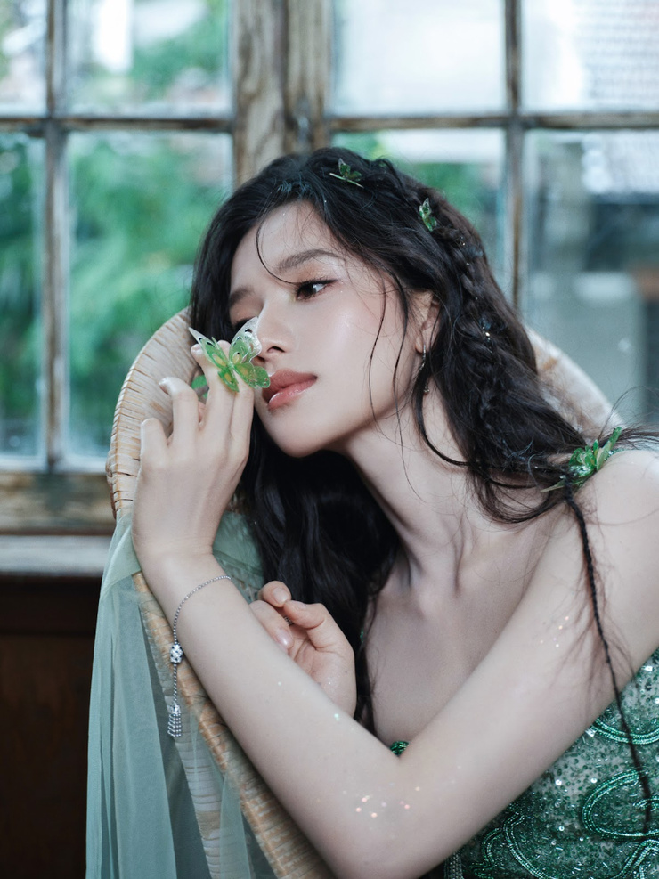 Jingyi Zhang