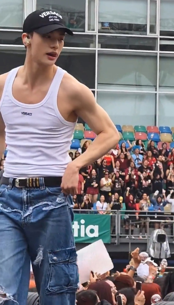 Hyun-Jin Hwang