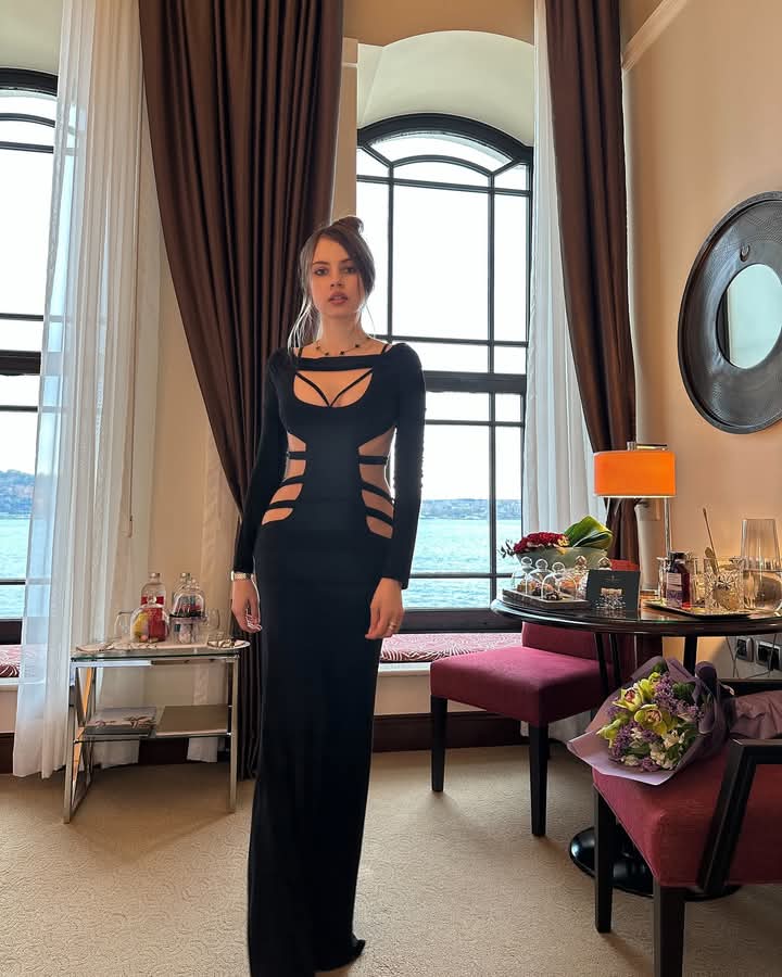 Xenia Tchoumitcheva Xenia Tchoumitcheva