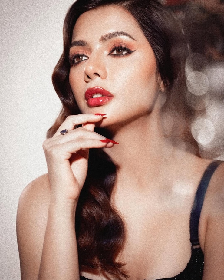 Ruhi Singh Ruhi Singh