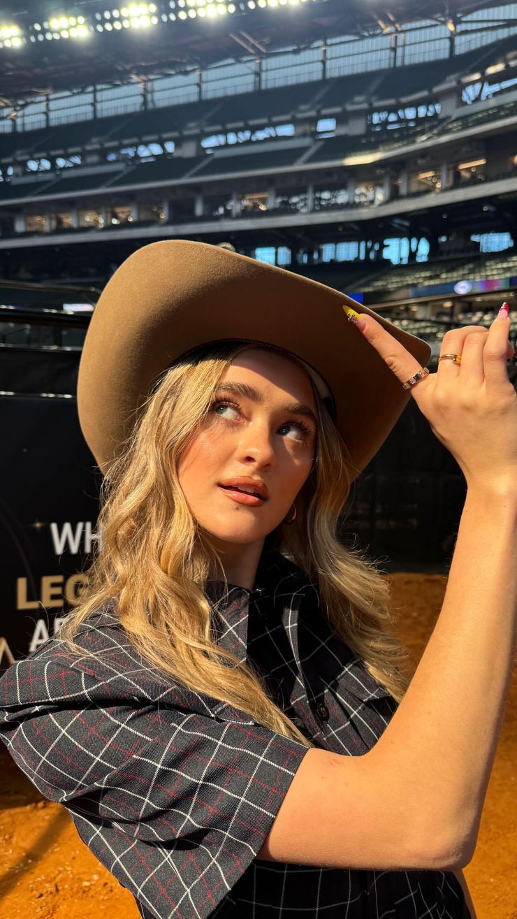 Lizzy Greene