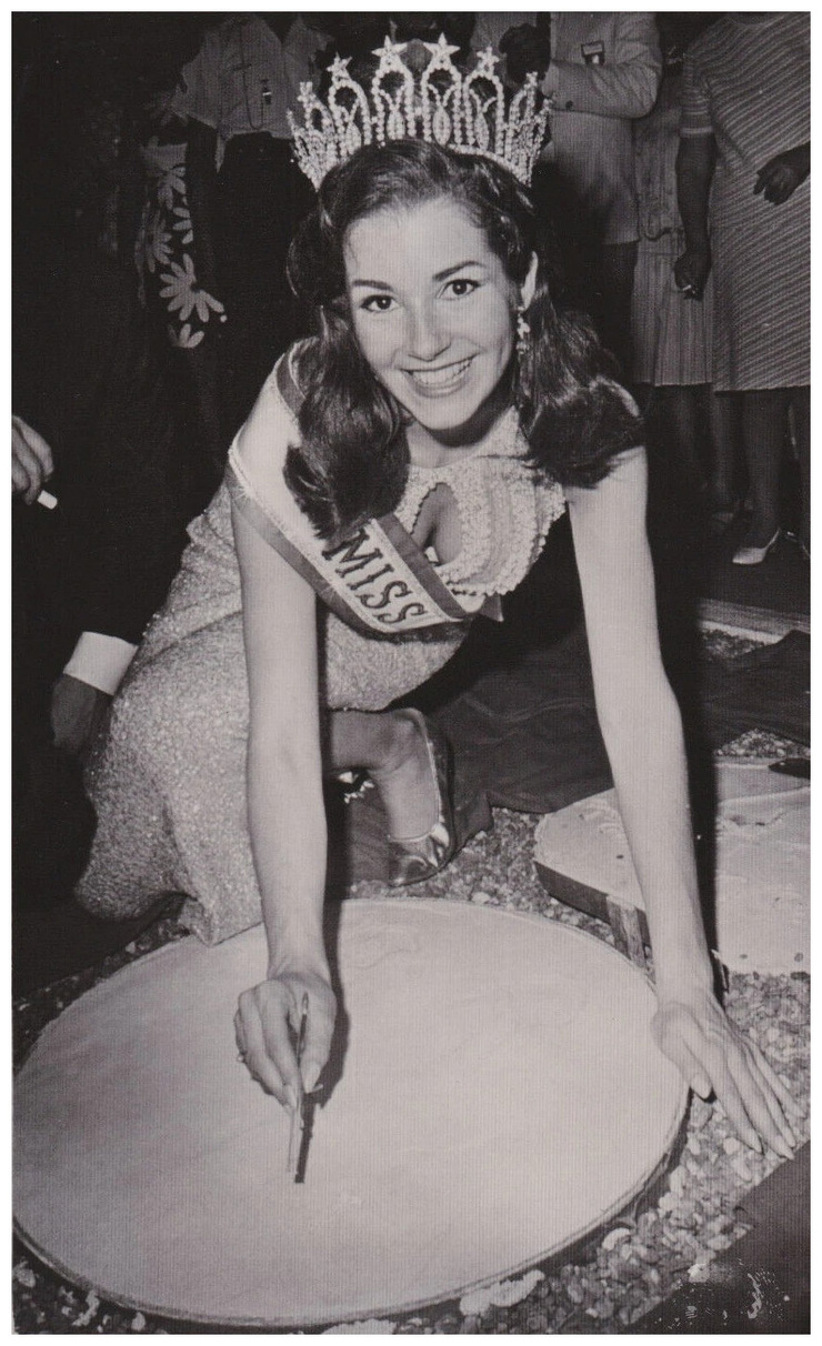 Dorothy Anstett