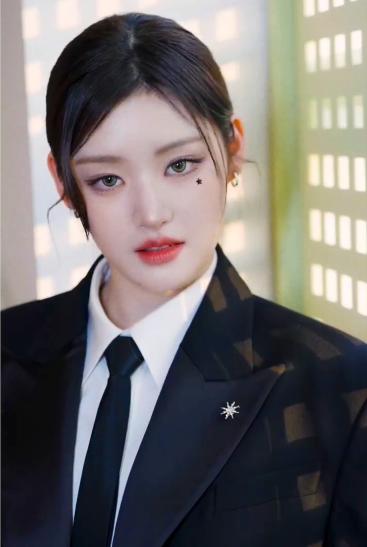 Athena Yang