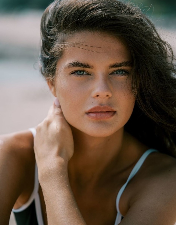 Evie Thompson I Evie Thompson I