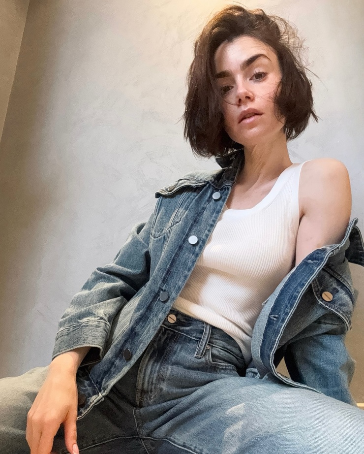 Lily Collins