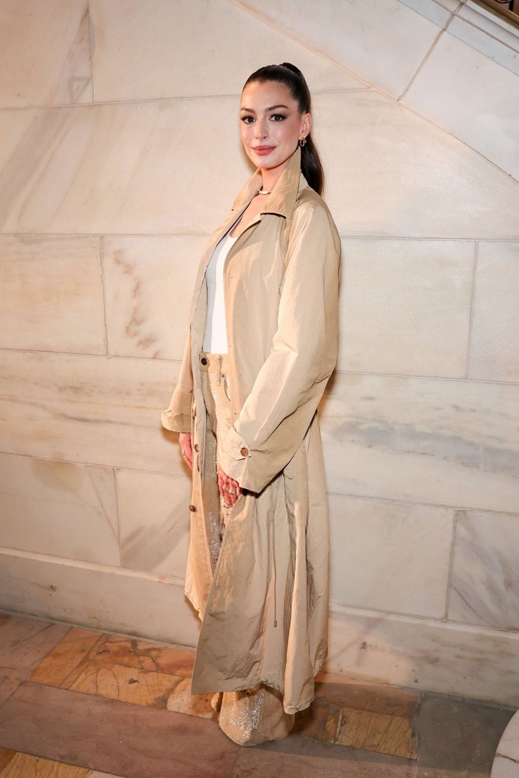 Anne Hathaway