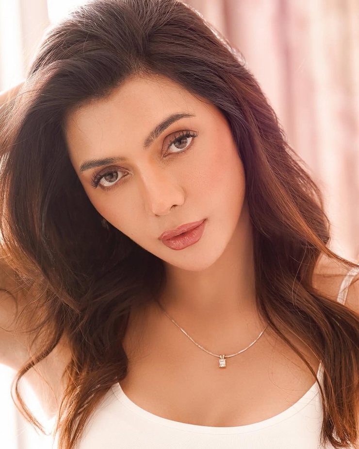 Ruhi Singh Ruhi Singh