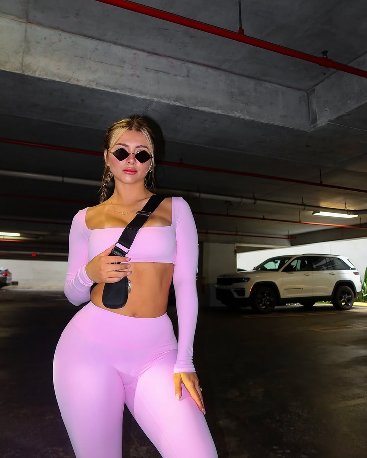 Laura Isabela Leon