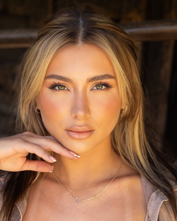 Laura Isabela Leon
