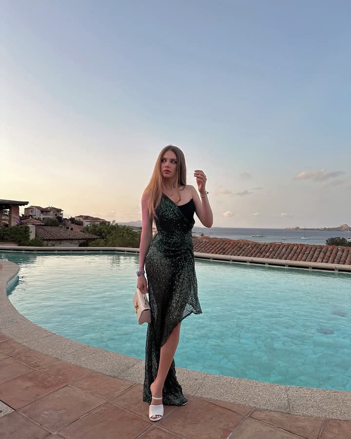 Xenia Tchoumitcheva Xenia Tchoumitcheva