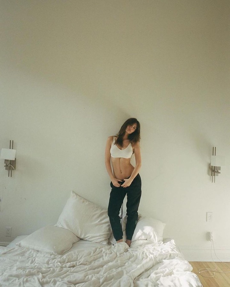 Emily Ratajkowski