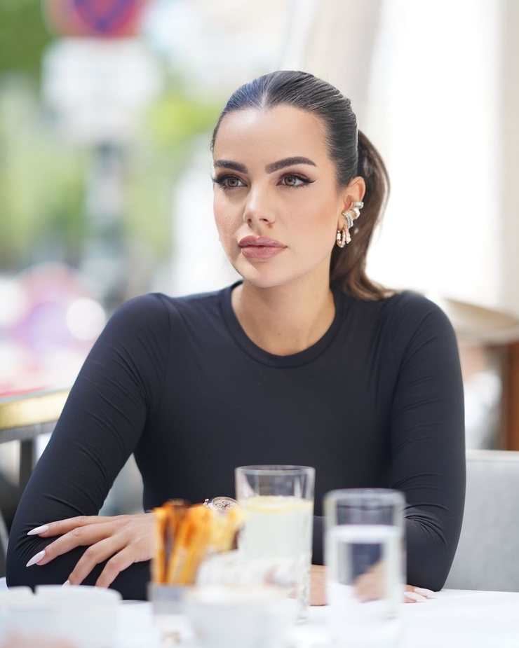 Nadine Mirada