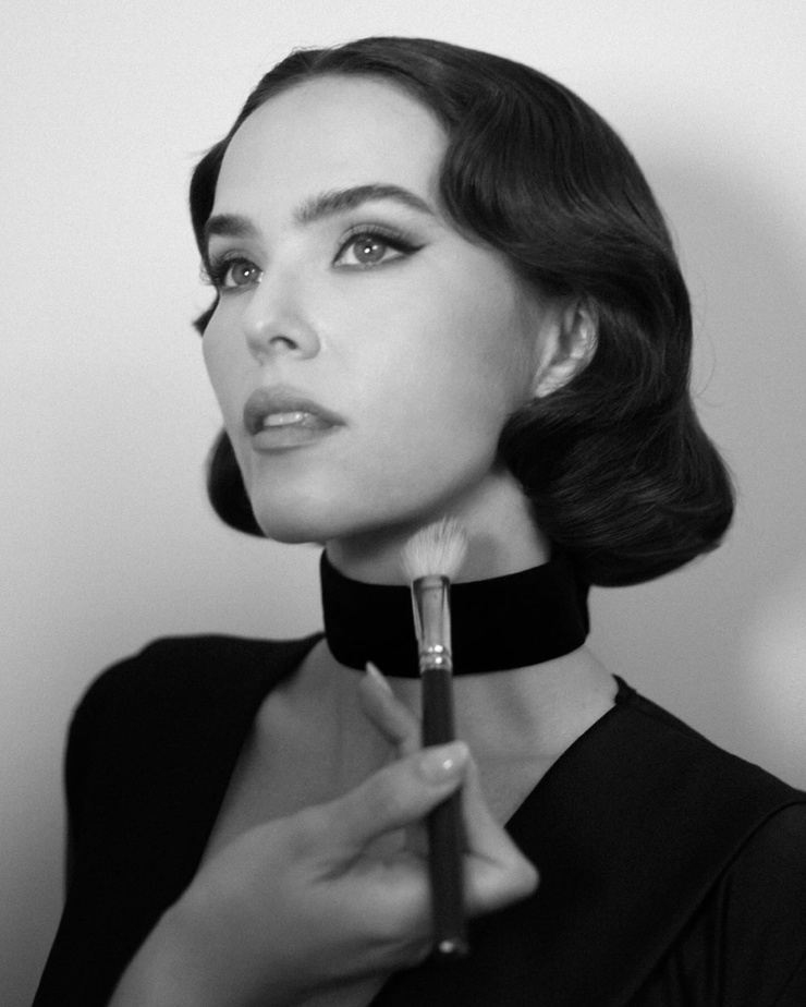 Zoey Deutch